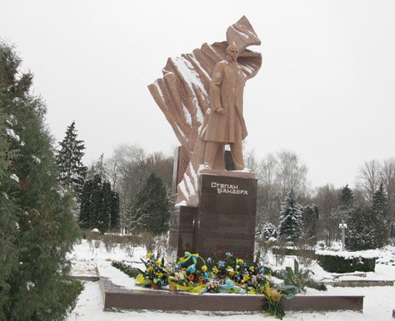 На Тернопільщині вшанували пам’ять борця за волю України Степана Бандери