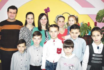 Щастя, помножене на дев’ять: у родині Стельмащуків з Жолобок на Шумщині - четверо синів та п’ятеро доньок