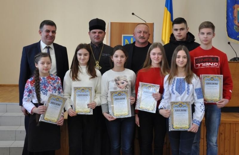 Діти з Тернопільщини отримали стипендії імені Героїв Небесної Сотні
