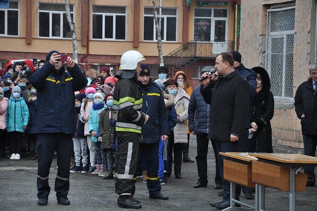 Школярі з Чорткова стали помічниками рятувальників (фото)