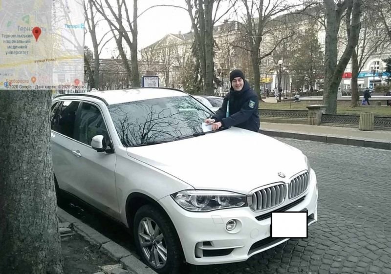 Найбільше порушень з паркування авто – у центрі Тернополя (ФОТО)
