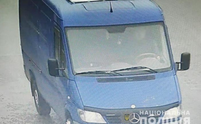 Особу водія, який збив чоловіка на Кременеччині, встановили