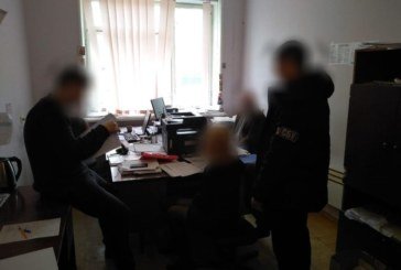 На Тернопільщині на хабарі викрили державного виконавця