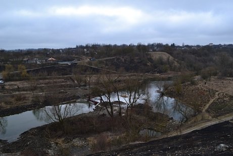 «Не дамо знищити нашу річку!»: у Скалі-Подільській на Тернопільщині місцеві жителі проти перегородження русла Збруча (фото)