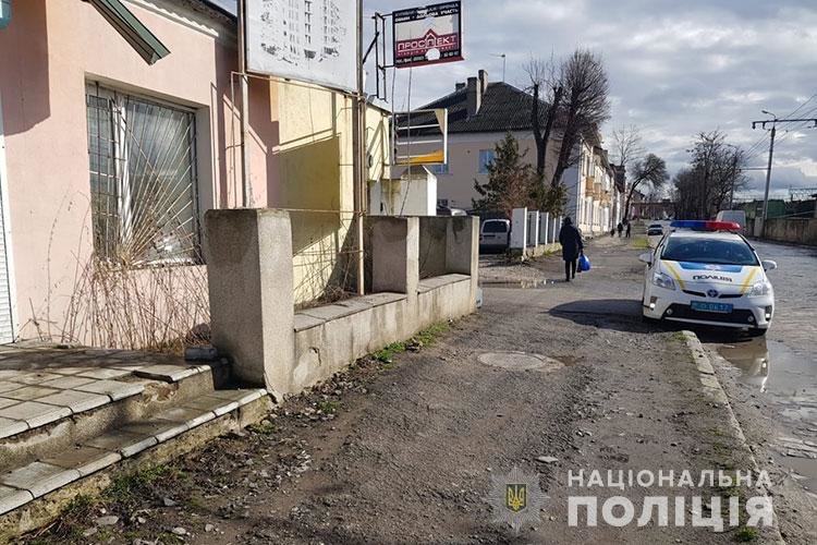 Поліцейські затримали молодика з Підволочищини, який 4 місяці грабував тернополянок