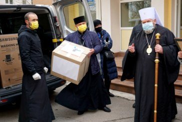 Тернопільські священники купили для немовлят апарат штучної вентиляції легень