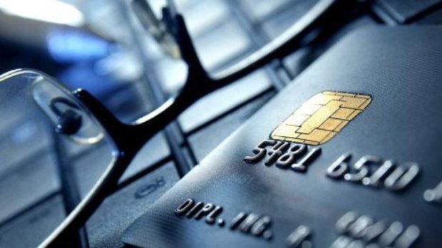 “Мобільний” шахрай спустошив банківську картку жительки Лановеччини