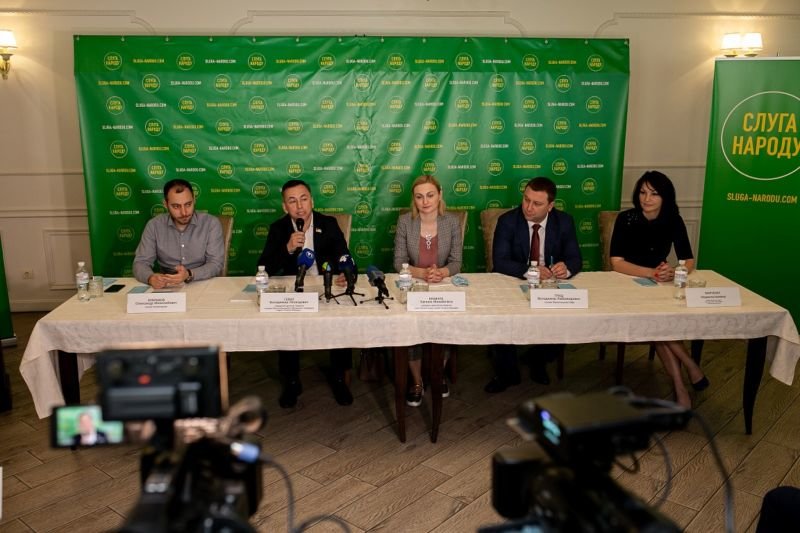 Зе-команда обіцяє перезавантаження місцевої влади та масштабне відновлення доріг на Тернопільщині