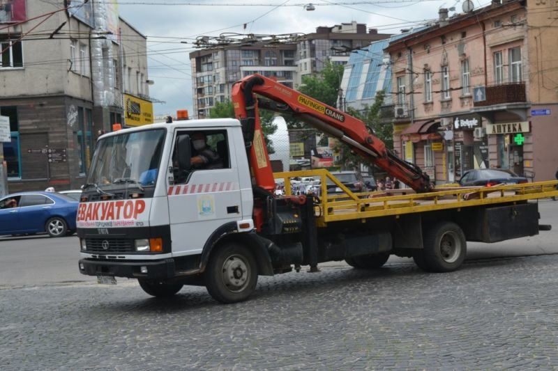Евакуація авто в Тернополі: усе, що треба знати водіям