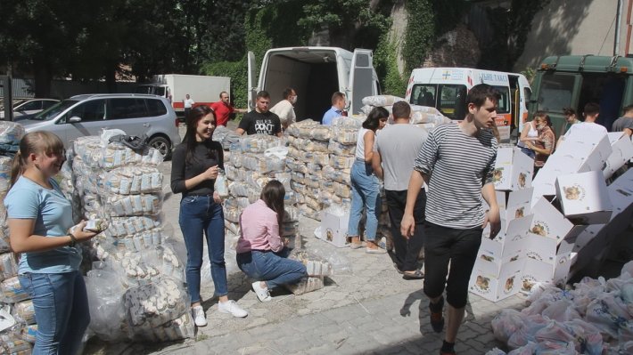 Тернопільські священники зібрали 35 тонн гуманітарної допомоги постраждалим від негоди