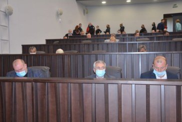 Депутати облради вимагають зареєструвати списки радикалів Тернопілля