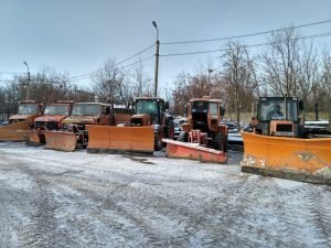 У Тернополі вночі посипали дороги: куди звертатися, якщо про вашу вулицю забули