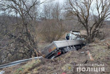 У смертельній автопригоді поблизу Тернополя зіткнулися чотири автівки