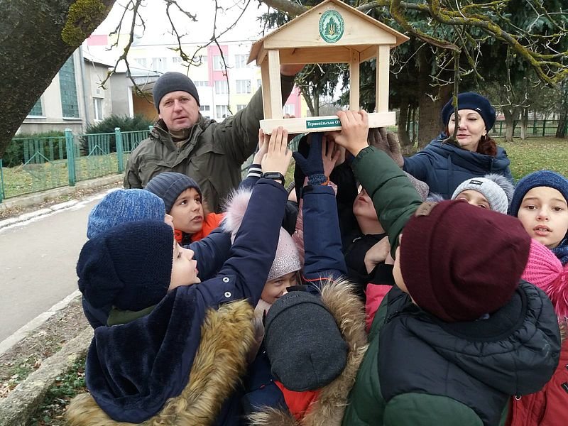 Бучацькі школярі стали учасниками акції «Нагодуй птахів взимку» (ФОТО)