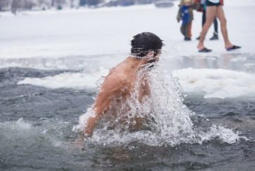 Після купання у крижаній воді на Водохреща медики ледве врятували двох мешканців Тернопільщини