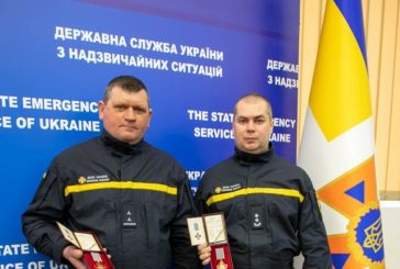 Двоє рятувальників з Тернопільщини отримали державні нагороди