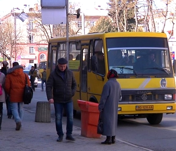 У громадському транспорті Тернополя пенсіонери під час карантину їздитимуть безкоштовно з 10.00 до 16.00