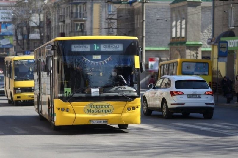 Сьогодні в Тернополі з 22:00 буде припинено рух громадського транспорту через вул. Руську