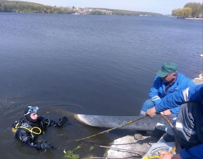 На набережній Тернопільського ставу відновлюють аераційні фонтани