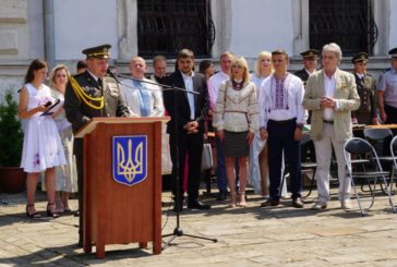 Випускників Тернопільського професійного коледжу з посиленою військовою та фізичною підготовкою привітав Віктор Ющенко