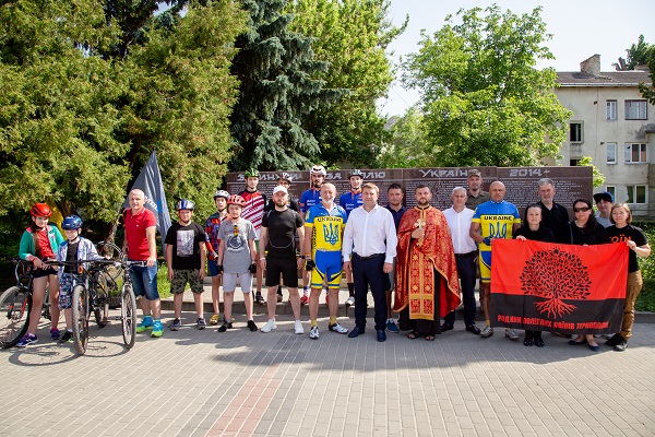 Тернопіль відвідали учасники велопробігу «Вшануємо пам’ять захисників України»