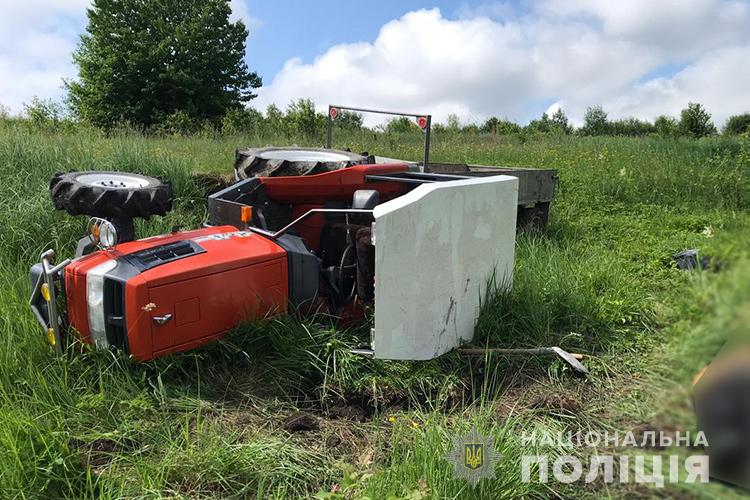 У полі на Тернопільщині загинув тракторист