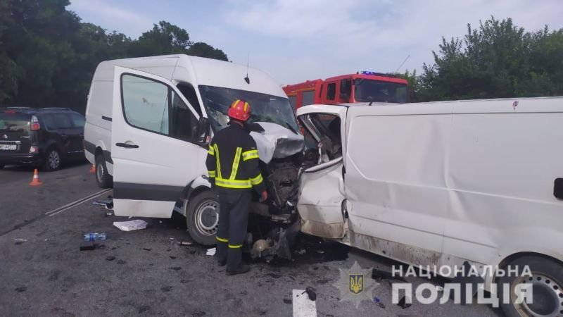 На Тернопільщині в аварії загинув житель Хмельниччини, троє людей – в лікарні