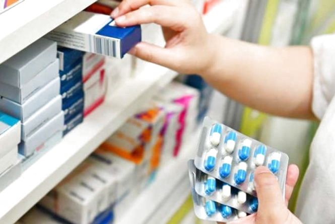 Аптекам заборонили продавати дітям ліки
