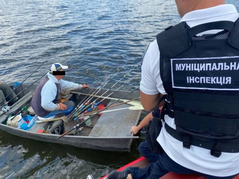 На Тернопільському ставі виявлено порушення правил судноплавства та рибальства