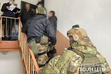 Поліцейські Тернопільщині викрили злочинне угруповання, яке вимагало гроші в підприємців