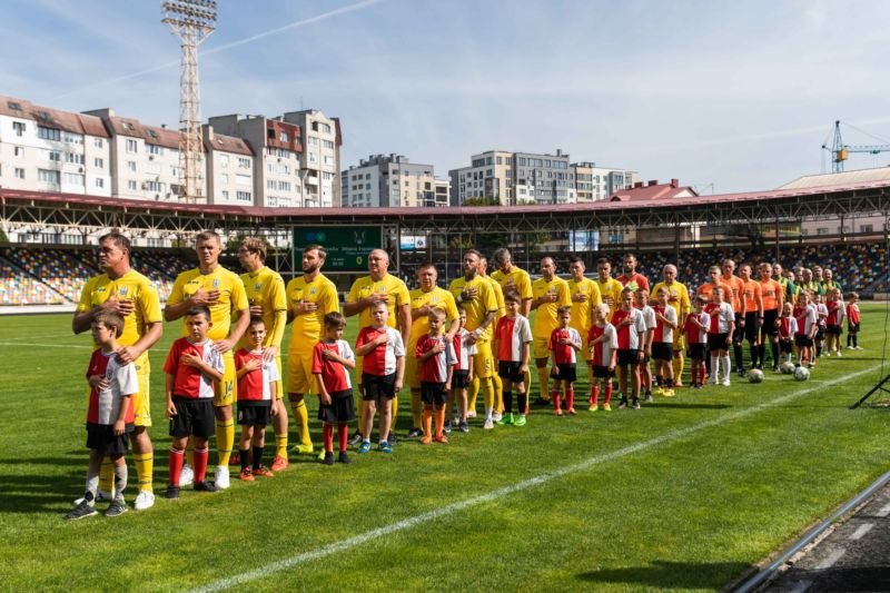 У Тернополі відбувся матч із легендами українського футболу