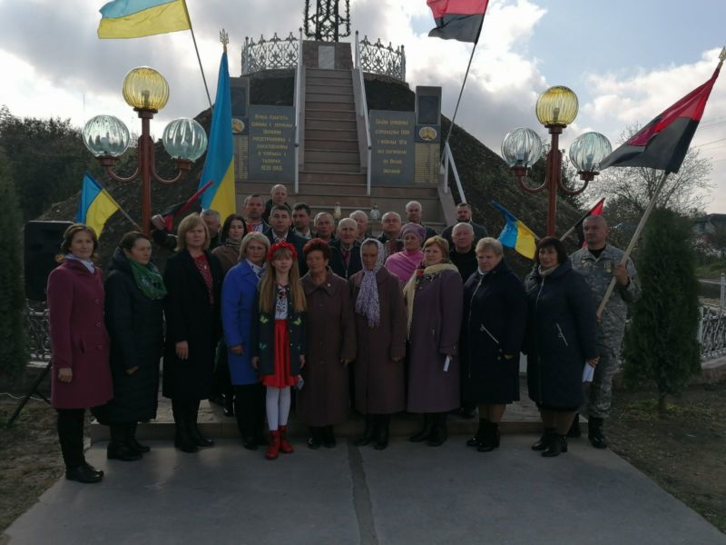 У Гуштині Скала-Подільської громади на Тернопільщині відновили і освятили могилу борцям за волю України