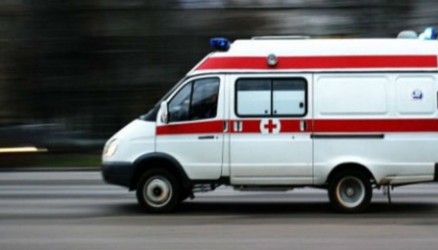 У Тернополі дитина впала з двоярусного ліжка й травмувалася