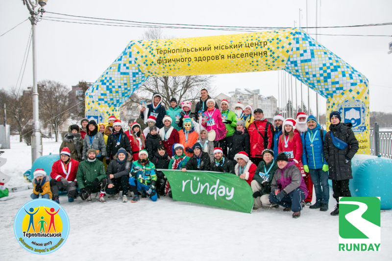 У Тернополі відбувся передноворічний костюмований забіг «Santa Run 2021»