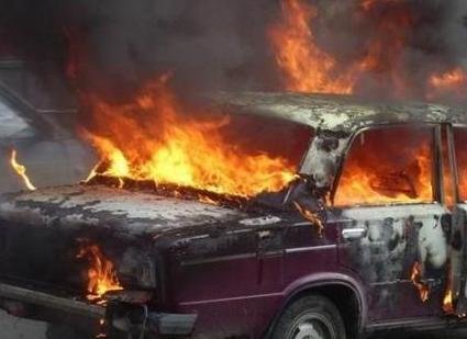 На Тернопільщині у різдвяні свята згоріли «Жигулі», а врятували – навантажувачі, трактори та п’ять комбайнів