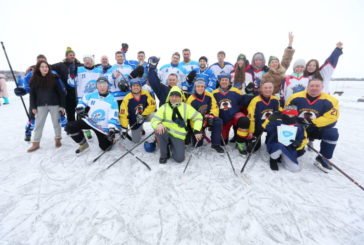 Хокей на Тернопільському озері: просто неба змагалися команди зі всієї України