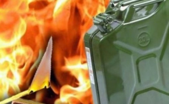 Житель Тернопільщини облив себе бензином і підпалив