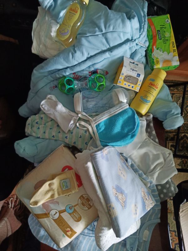 У Тернополі волонтери готують бебі-бокси для переселенок, які народжують в нашому місті