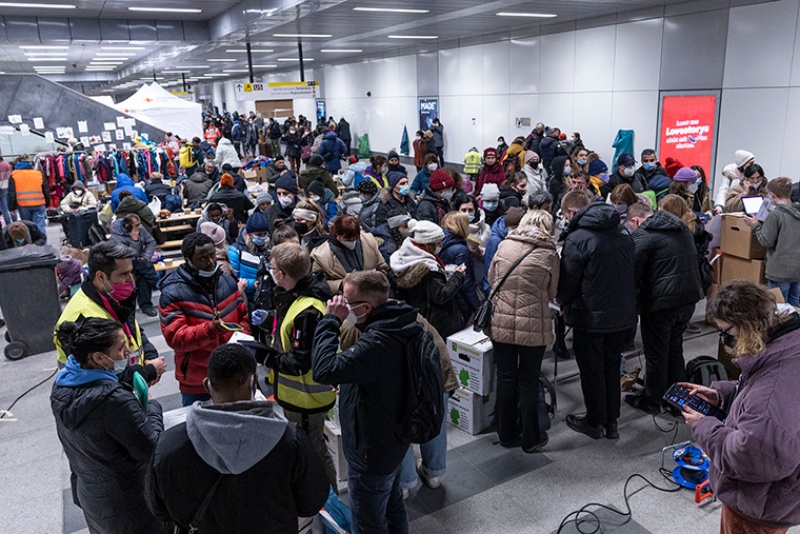 Українські біженці – не трудові мігранти. Як їм знайти роботу за кордоном?