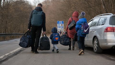 Як перетнути кордон неповнолітнім