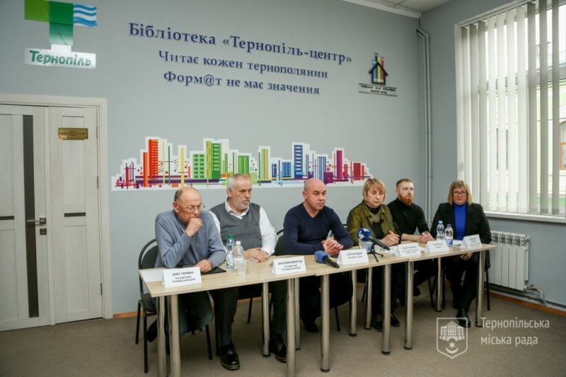 У Тернополі презентували гуманітарно-освітній центр «Українці допомагають українцям»