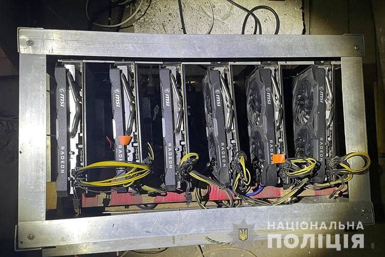 Тернополянин за рахунок краденої електроенергії видобував криптовалюту в орендованому гаражі