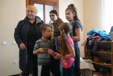 Поліцейські Тернопільщини підтримали багатодітну родину з Донеччини
