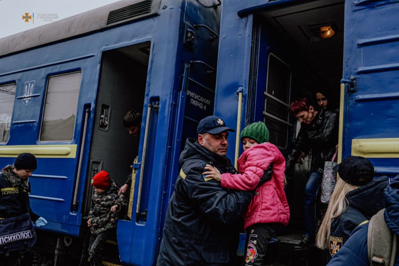 До Тернополя приїхали люди з областей, де ведуться активні воєнні дії