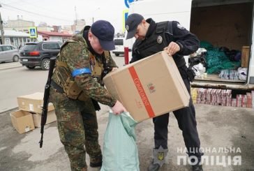 Житель Тернопільщини зі свого авто торгував 