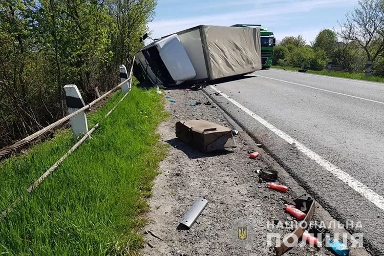 У поліції розповіли подробиці ДТП біля Тернополя за участі “фури”