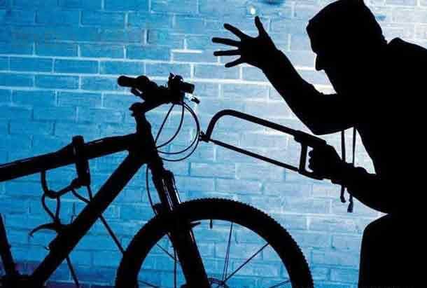 У Тернополі 36-річний чоловік вкрав дитячий велосипед із багатоповерхівки