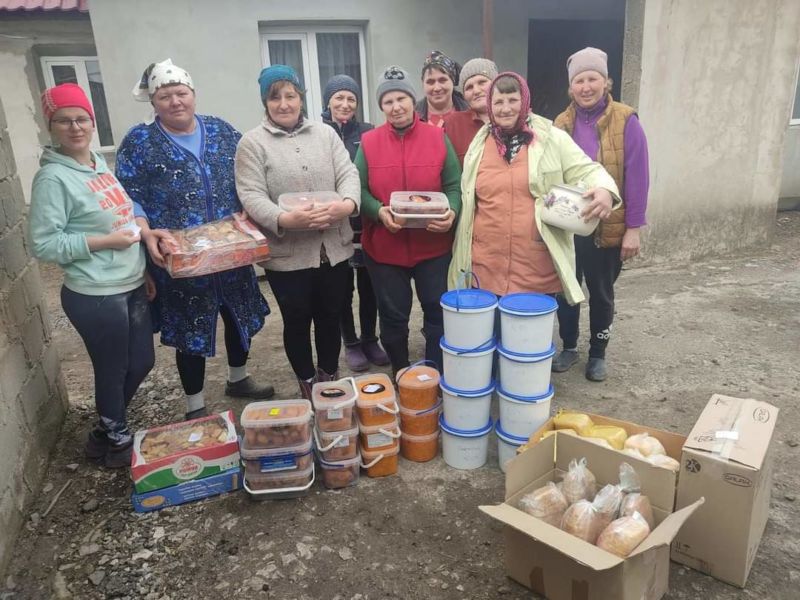 Шиють розгрузки, берці, готують їжу і передають тонни допомоги: як у Лановецькій громаді на Тернопільщині підтримують фронт