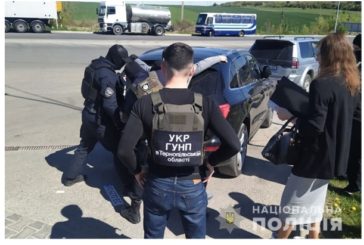 На Тернопільщині поліцейські затримали волонтерів: їх підозрюють у шахрайстві та привласненні зібраних грошей