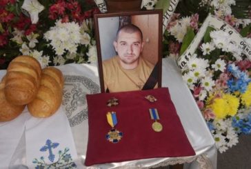 «Його бій закінчився з Україною в серці»: у Тернополі попрощалися з Ярославом Кондратюком
